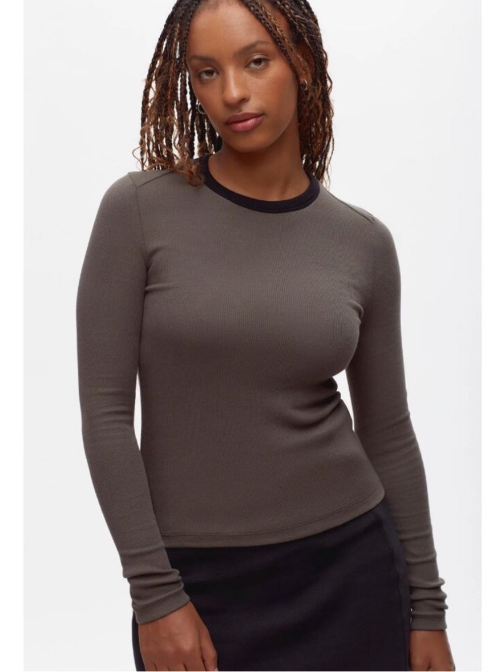 KOTN Fitted Rib Longsleeve Tee with Contrast Collar (Beluga, S)